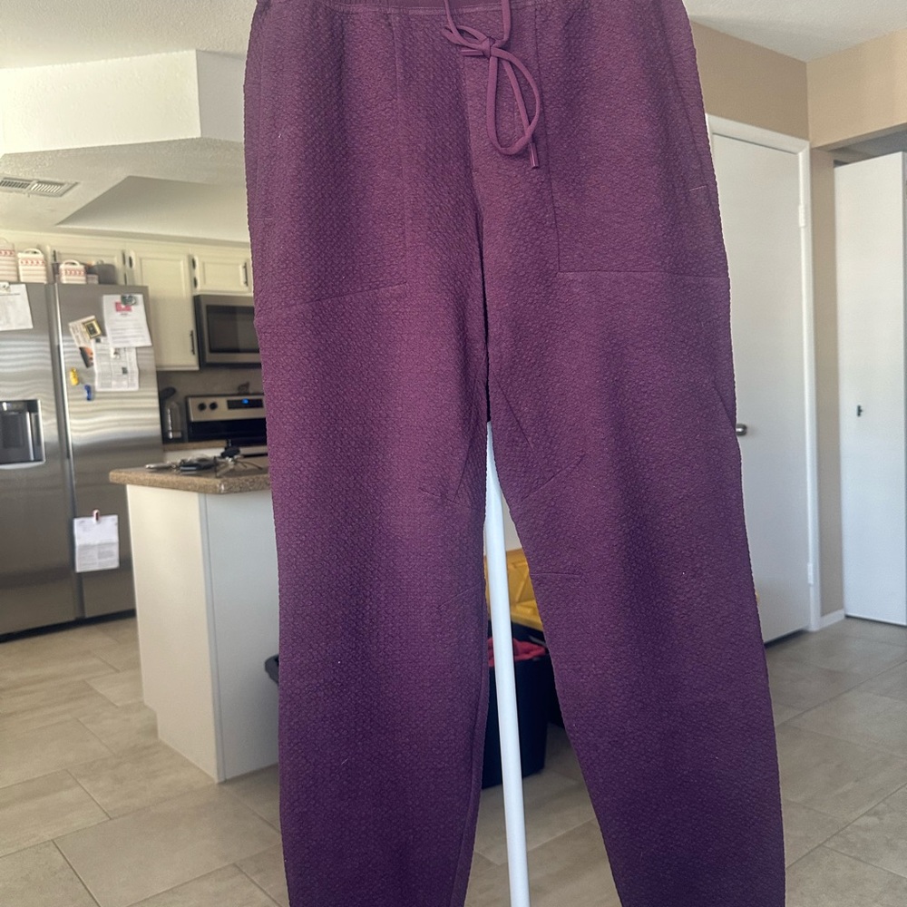 Lululemon Athletica Men’s At Easy Burgundy Jogger Pants | Textured Tech Pants